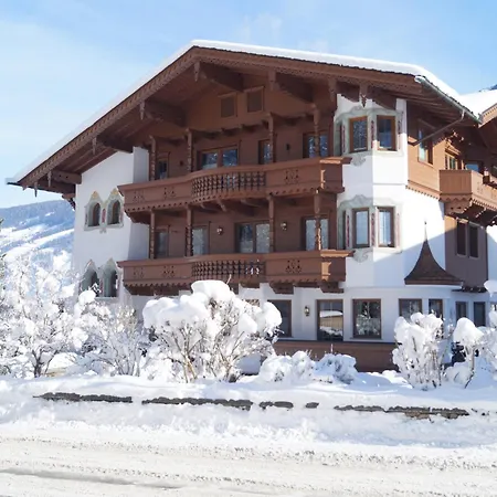 Landhaus Sabrina Mayrhofen Exterior photo